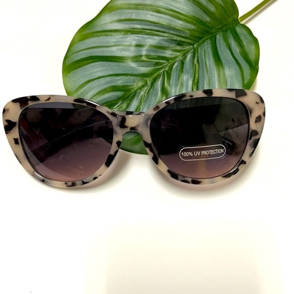 Loft Animal Print Round Sunglasses - Picture 3 of 9